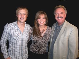 Blaine Larsen stopped by to do a little "chillin'" with Lorianne and Charlie!